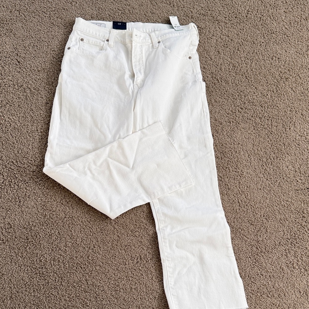 Woman’s  Gap  White Jeans short